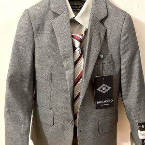 NWT. 5 Piece Dark Gray Suit set. Boys size 6R. Ready for special occasions.